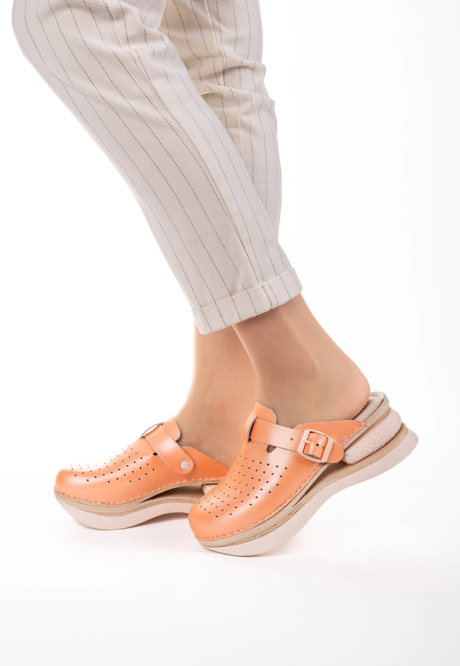 Biancomolina anatomska klompa narančasta boja sa bež đonom i zračnim jastučićem na webshopu HealthandBeauty.hr Biancomolina anatomska klompa narančasta boja sa bež đonom i zračnim jastučićem na webshopu HealthandBeauty.hr