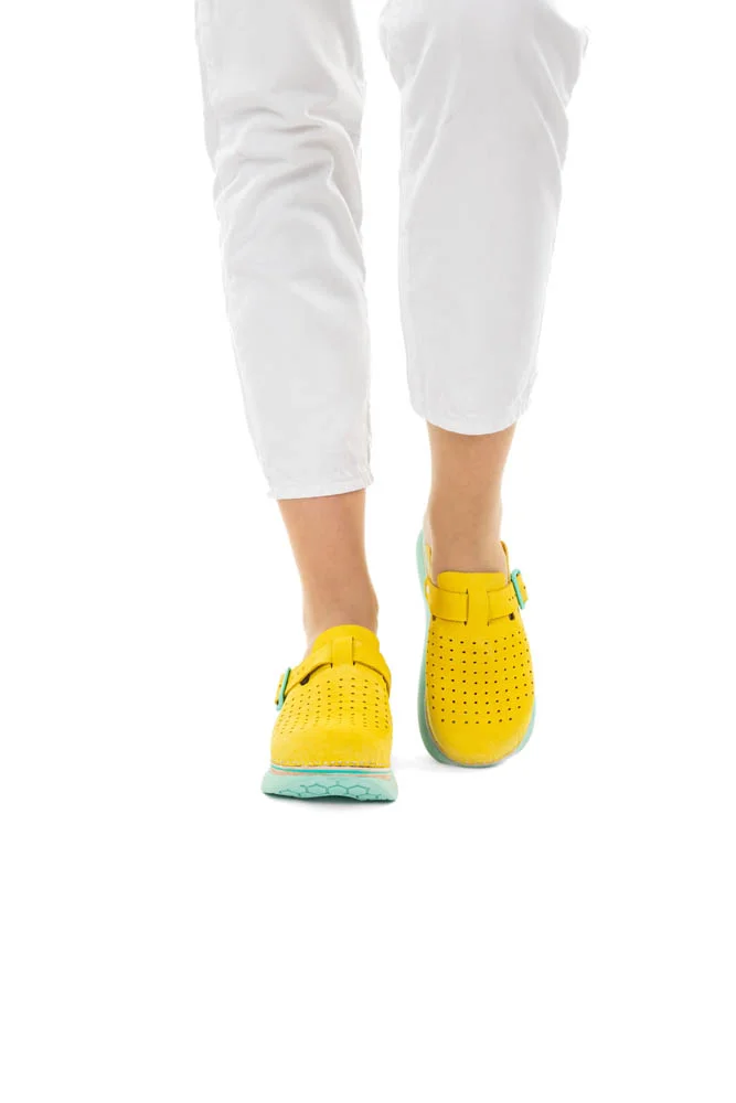 Biancomolina anatomska klompa žute sa zelenim đonom i zračnim jastučićem na webshopu HealthandBeauty.hr Biancomolina anatomska klompa žute sa zelenim đonom i zračnim jastučićem na webshopu HealthandBeauty.hr