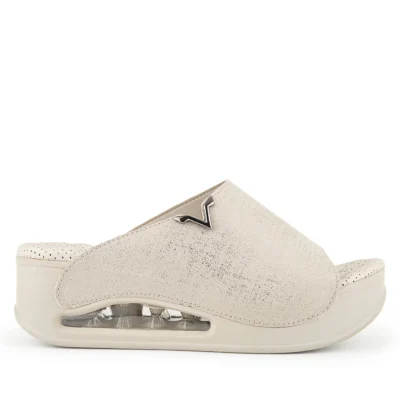 Muya model Aero beige boje, ženske anatomske natikače s platformom, i mekanim perforiranim uloškom, idealne za udobno svakodnevno nošenje.