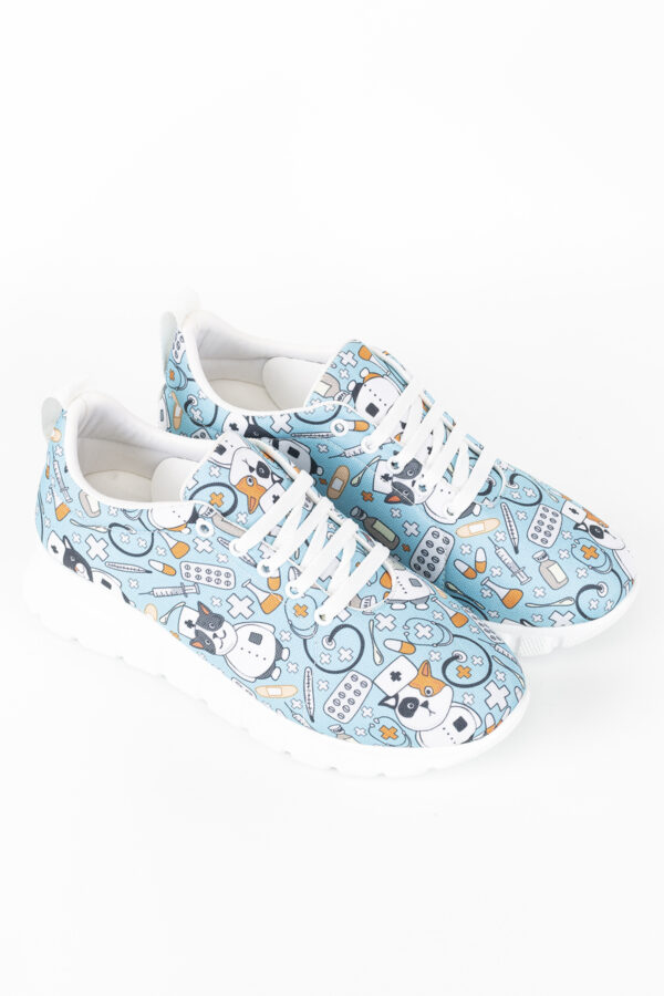 Nurse Cat anatomske tenisice Terlik Sabo lagane i udobne za cjelodnevno nošenje, samo na HealthandBeauty webshopu. Nurse Cat anatomske tenisice Terlik Sabo lagane i udobne za cjelodnevno nošenje, samo na HealthandBeauty webshopu.