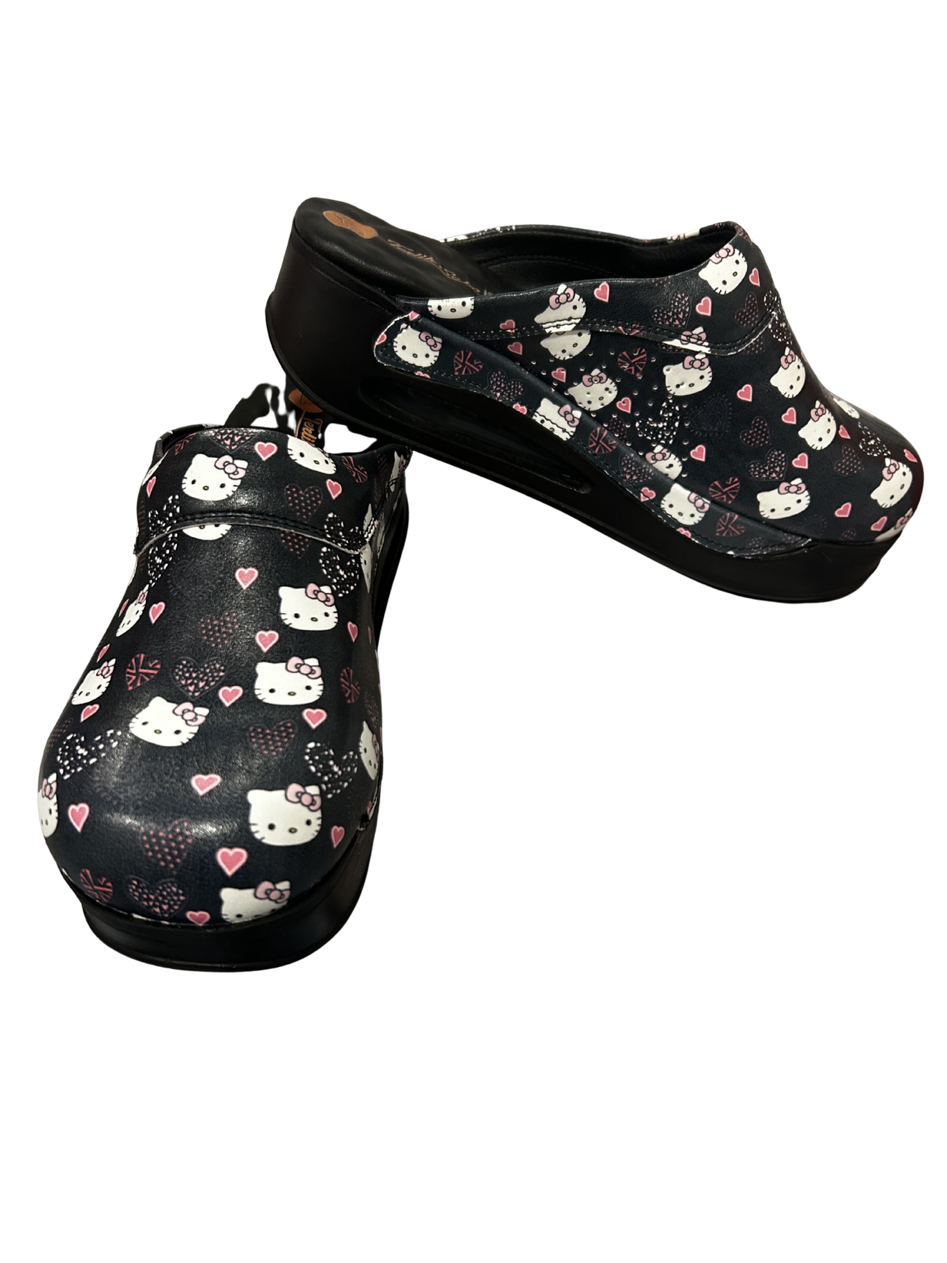 Terlik Sabo Anatomske klompe Hello Kitty masažni uložak Crne anatomske Airlight klompe Terlik Sabo s Hello Kitty uzorkom, ružičastim srcima i ergonomskim zračnim potplatom za cjelodnevnu udobnost
